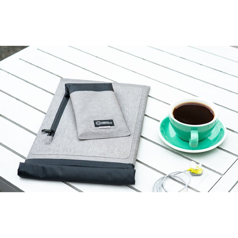 Водонепроникний екрануючий чохол для телефону Mission Darkness Dry Shield Faraday Phone Sleeve